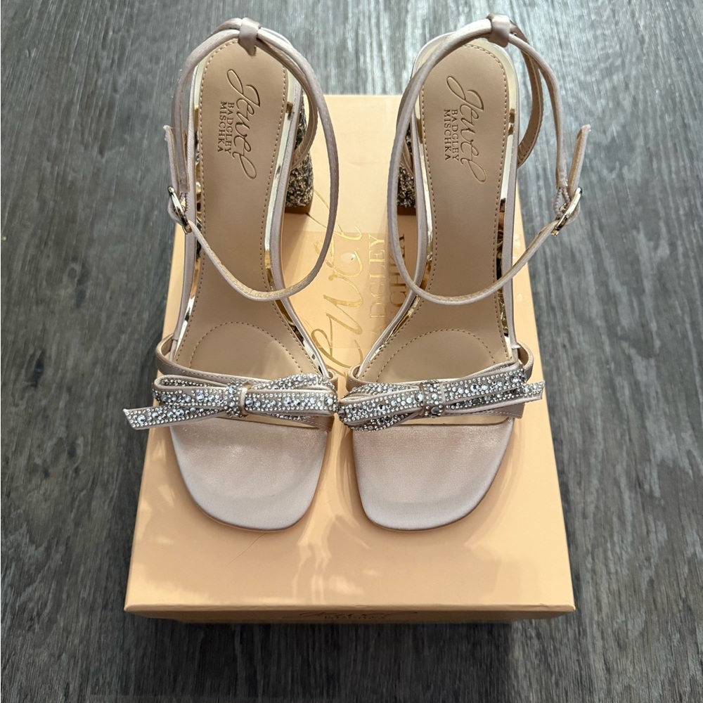 Jewel Badgley Mischka Cream Heels with Silver Accents